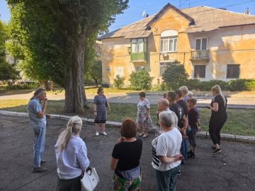 Сегодня, 3 сентября, депутат Макеевского городского совета Татьяна Ивановна Репунова провела по адресу: г.о. Макеевка, г. Макеевка, ул. Ярошенко 12а