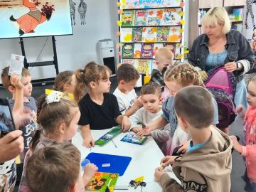 1 сентября детская библиотека им. Н. Островского радушно открыла свои двери для ребят подготовительной группы Детского сада № 135 на праздничной конкурсно-игровой программе «И снова в школу!»