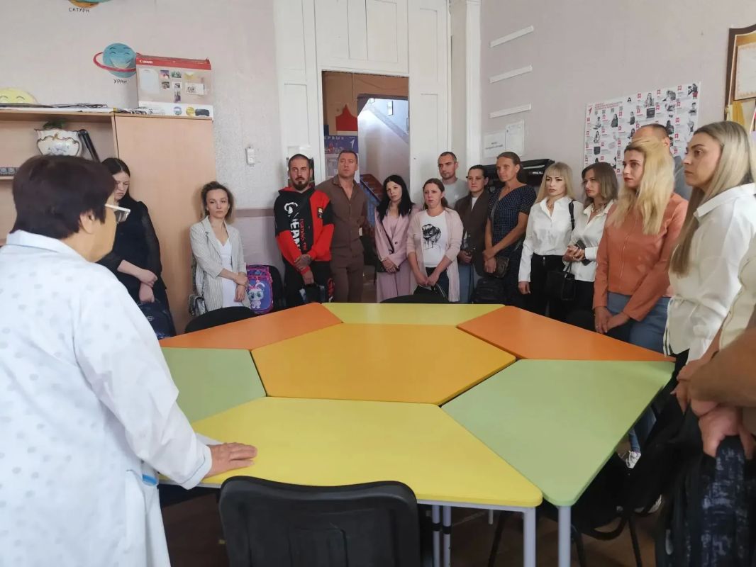 Медицинская сестра кабинета по оказанию медицинской помощи несовершеннолетним Андреевской врачебной амбулатории ОПСМ провела беседу с родителями на тему: "Адаптация ребёнка к школе"