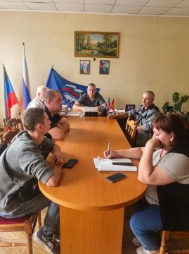 03 сентября 2026 года депутат Ясиноватского муниципального совета от фракции «Единая Россия» Николай Коляденко провел встречу с населением, обсудив вопросы жилищно-коммунального хозяйства