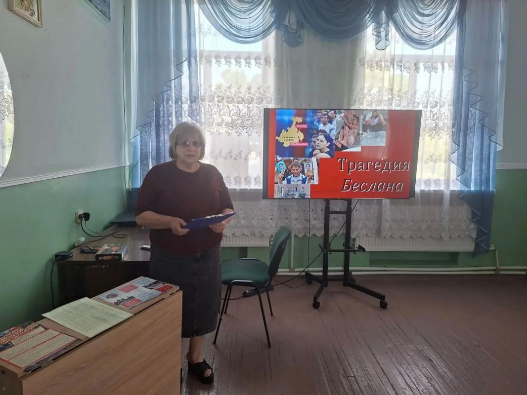 Память сильнее времени: в Стыле прошел час скорби по жертвам теракта в Беслане