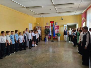 Мы помним. Мы едины.. Сегодня, 3 сентября, Мелекинская школа присоединилась ко Дню солидарности в борьбе с терроризмом. Эта дата навсегда останется в сердцах россиян как день траура по жертвам Беслана и суровое напоминание о...
