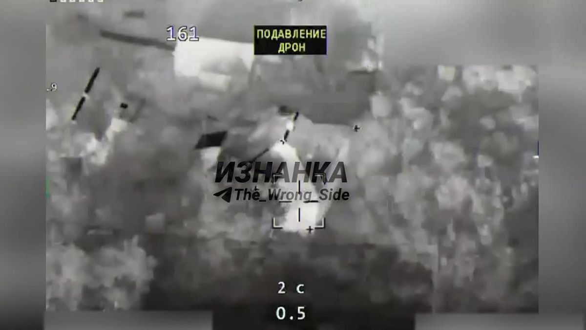 Обработка Доброполья.. Вот так проламывают оборону в городе. Позиции противника в застройке заваливают ФАБами для размягчения обороны. Наши штурмовики давят с восточных окраин в направлении центра города. Попутно город...