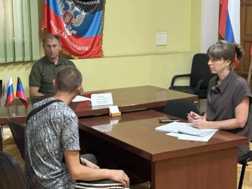 Глава Шахтерского округа провел прием граждан