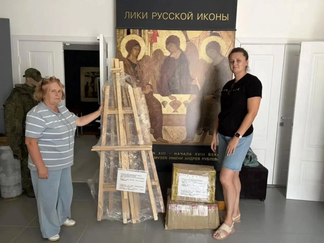 Подшефные учреждения Волновахского округа получают адресные посылки из Нового Уренгоя ЯНАО
