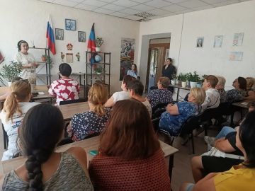 Член Общественного совета Тельмановского муниципального округа провела встречу с жителями села Гранитное, в ходе которой были обсуждены актуальные вопросы, вызывающие обеспокоенность у населения