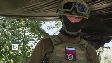 Российские военные недавно поставили новый рекорд – сбили разведовательный беспилотник Penguin на высоте 5400 м на донецком направлении, рассказал боец с позывным Вятич в интервью Владимиру Соловьёву для ИС "Вести"