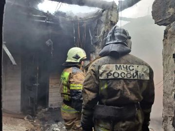 МЧС за сутки ликвидировано 28 пожаров, в том числе 10 - ландшафтных