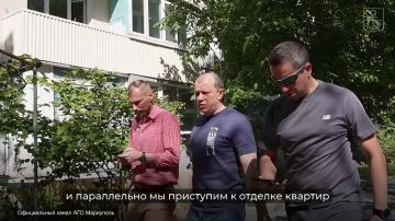 Антон Кольцов: На левобережье осмотрел ход ремонтно-восстановительных работ в многоэтажках, которые пострадали в ходе боевых действий