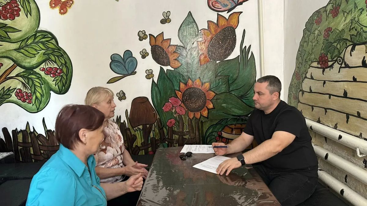 Встреча с населением. Депутат Торезского городского совета Игорь Шинкарев провел встречу с населением по улице Пятницкого