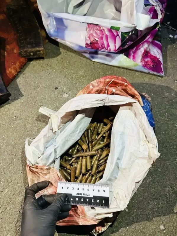 Полицейские изъяли наркотики и боеприпасы у жителя Донецка
