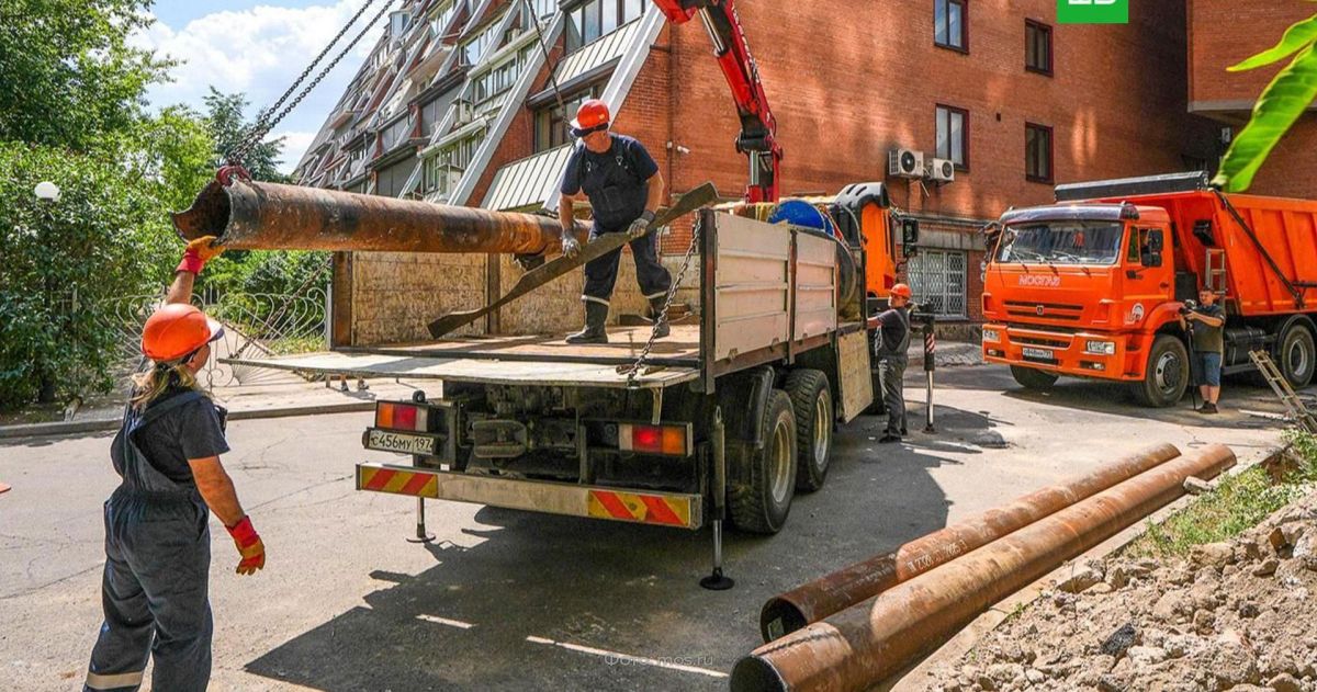 Столичные коммунальщики восстановили больше 130 км инженерных сетей в ЛНР и ДНР
