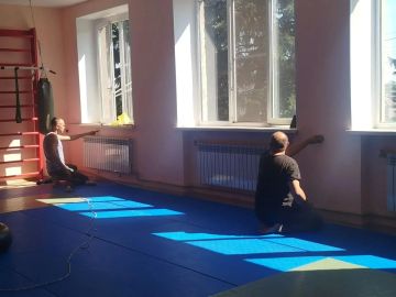 В СПОРТЗАЛЕ СЕЛА МАРЬЯНОВКА НАЧАЛИ МОНТАЖ ОТОПЛЕНИЯ