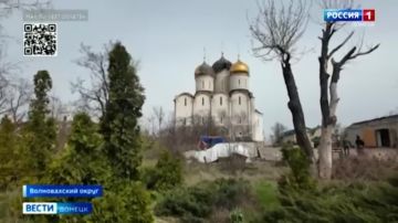 После ударов ВСУ горит Свято-Успенский Николо-Васильевский монастырь в селе Никольское