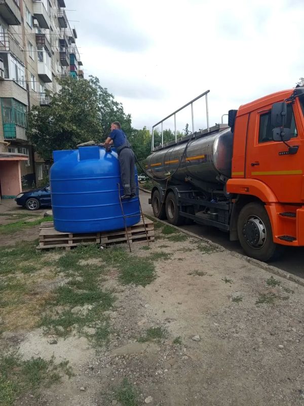 Бригада Самарской области оказала помощь в доставке воды жителям Снежного