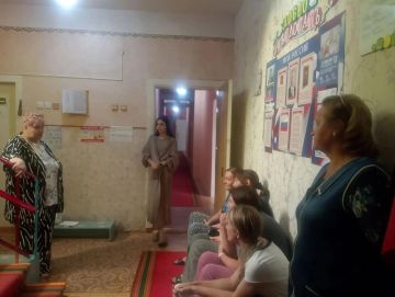 Сегодня, 9 сентября, во исполнение поручения Главы ДНР Дениса Пушилина, спикер-активист, председатель ТОС «Ясиновец» Валентина Карпова провела встречу с жителями Кировского района на подведомственной территории...