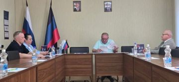 РАБОТА КОМИТЕТОВ. Под председательством Михаила Рыбакова в Донецком городском совете состоялось заседание постоянного комитета по вопросам местного самоуправления, регламента, кадров и депутатской этики