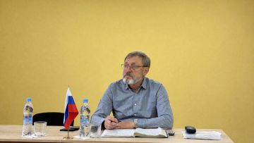 Глава Мангушского округа Борис Трима провел расширенное аппаратное совещание