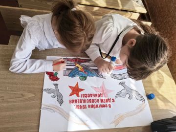 8 сентября, в рамках партийного проекта «Новая школа», учащиеся школы 26 приняли участие в патриотической мастерской «Донецкий край — моя родина», приуроченное ко Дню освобождения Донбасса