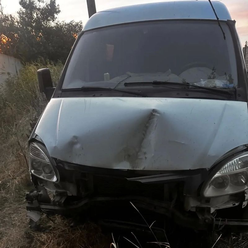 В Мариуполе пьяный угонщик устроил тест-драйв «Газели»: дерево не выдержало первым