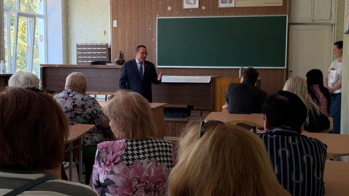 Андрей Крамар: Вчерашний день нашей командой провели в живом диалоге с жителями и трудовыми коллективами Донецка