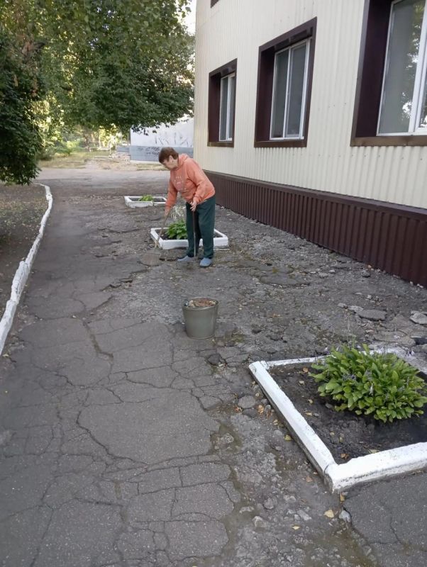 Сегодня, 10 сентября 2026 года, в рамках проекта «Городская среда», неравнодушные жители Кировского района приняли участие в традиционной экологической акции «Чистый четверг»