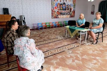 Наталья Бегуненко: В рамках проекта «УПРАВДОМ» руководитель Управы Петровского внутригородского района Администрации г.о. Донецк Наталья Ивановна Бегуненко провела встречу с сотрудниками Детского сада № 369 — среди...