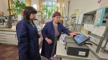 ХИМИЯ НА СЛУЖБЕ ТЕПЛА: КАК РАБОТАЮТ СПЕЦИАЛИСТЫ ПРОИЗВОДСТВЕННО-ХИМИЧЕСКОЙ ЛАБОРАТОРИИ ФИЛИАЛА «ДОНЕЦКТЕПЛОСЕТЬ»