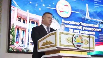 Замглавы Минобрнауки России Константин Могилевский представил коллективу РТСУ нового ректора