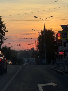 Прекрасный закат, который могли наблюдать сегодня жители центра Донецка