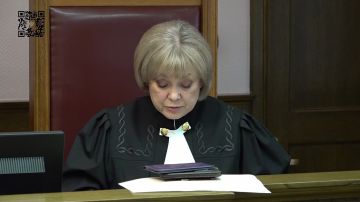 ВС России рассмотрел спор бывших супругов о смене фамилии несовершеннолетнего сына