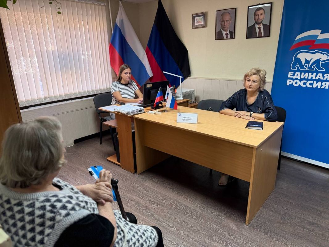 В общественной приёмной прошёл приём депутата городского совета