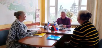 Наталья Бегуненко: Заместитель руководителя Управы Петровского внутригородского района Администрации городского округа Донецк Сергей Васильевич Чуб провёл еженедельный приём жителей района