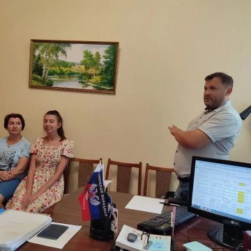 Начальник Управления образования Администрации городского округа Харцызск Николай Осипов провел встречу с трудовым коллективом ГБДОУ «Детский сад № 25 г.о. Харцызск»