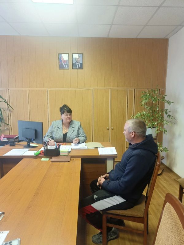 Депутат Снежнянского городского совета от политической партии ЛДПР Татьяна Владимировна Журавлёва провела приём граждан в Северном территориальном секторе