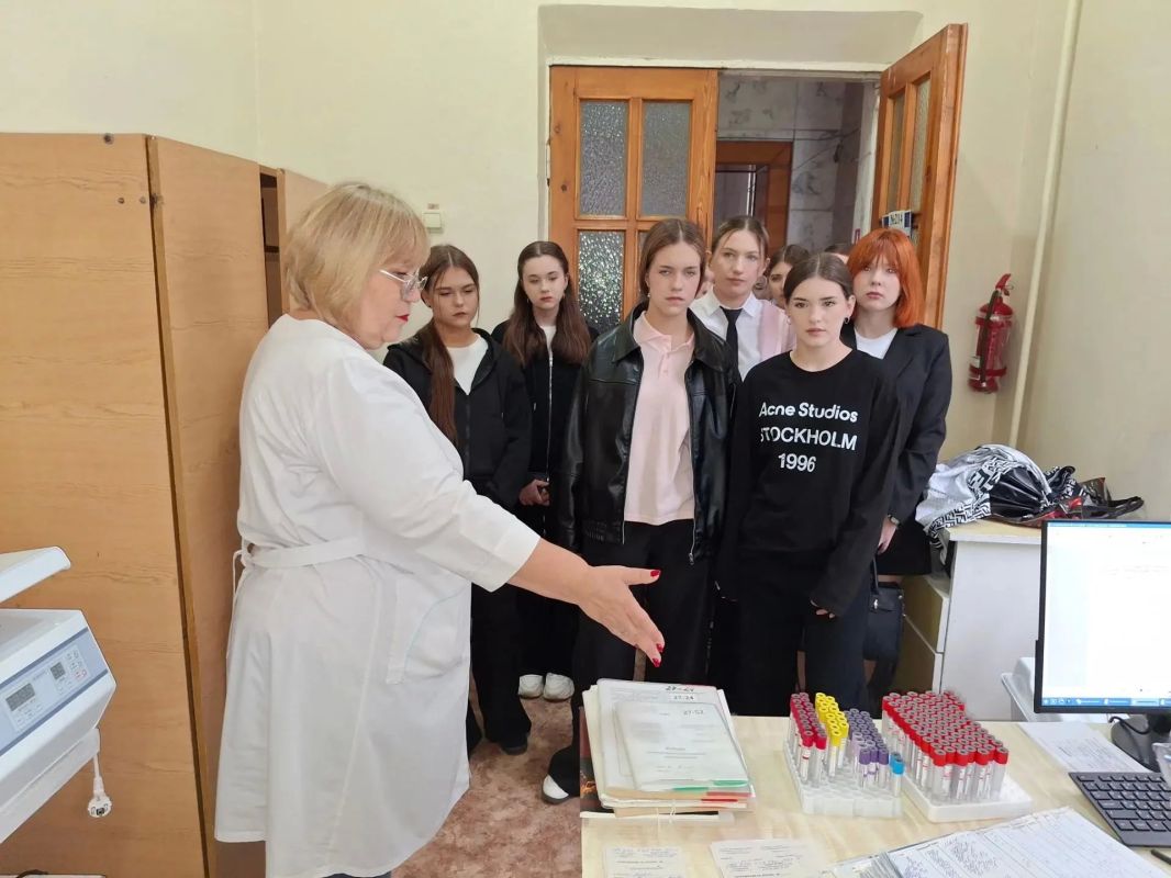 У учащихся выпускных классов сейчас непростой этап: ребята стоят перед выбором профессии