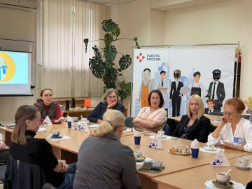 Как превратить конфликт в точку роста? В Донецке прошло заседание женского клуба «Женщина в центре» в рамках партийного проекта
