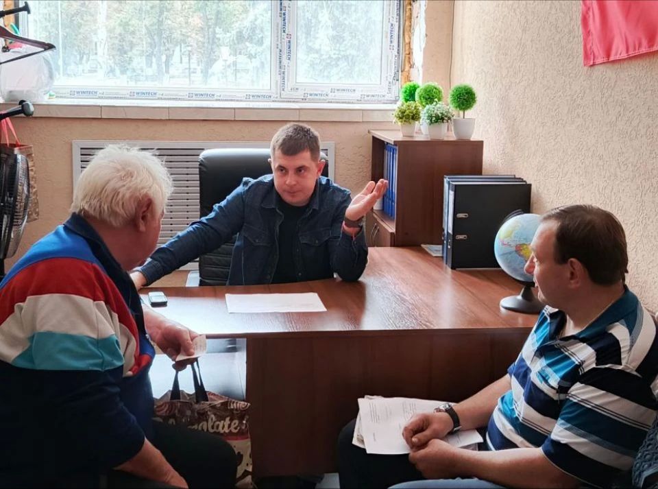 Заместитель главы администрации Волновахского муниципального округа Артём Подлещук провел личный прием граждан