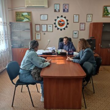 Сегодня, 17 сентября 2026 года, заместитель руководителя Управы Кировского внутригородского района Администрации городского округа Донецк ДНР Александр Дёмин провел личный прием граждан