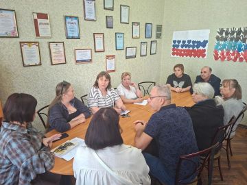 Во исполнение поручения Главы Республики Дениса Пушилина, сегодня, 17 сентября, депутат Макеевского городского совета Александр Подгорный и депутат Народного Совета Донецкой Народной Республики Наталья Бурцева провели...