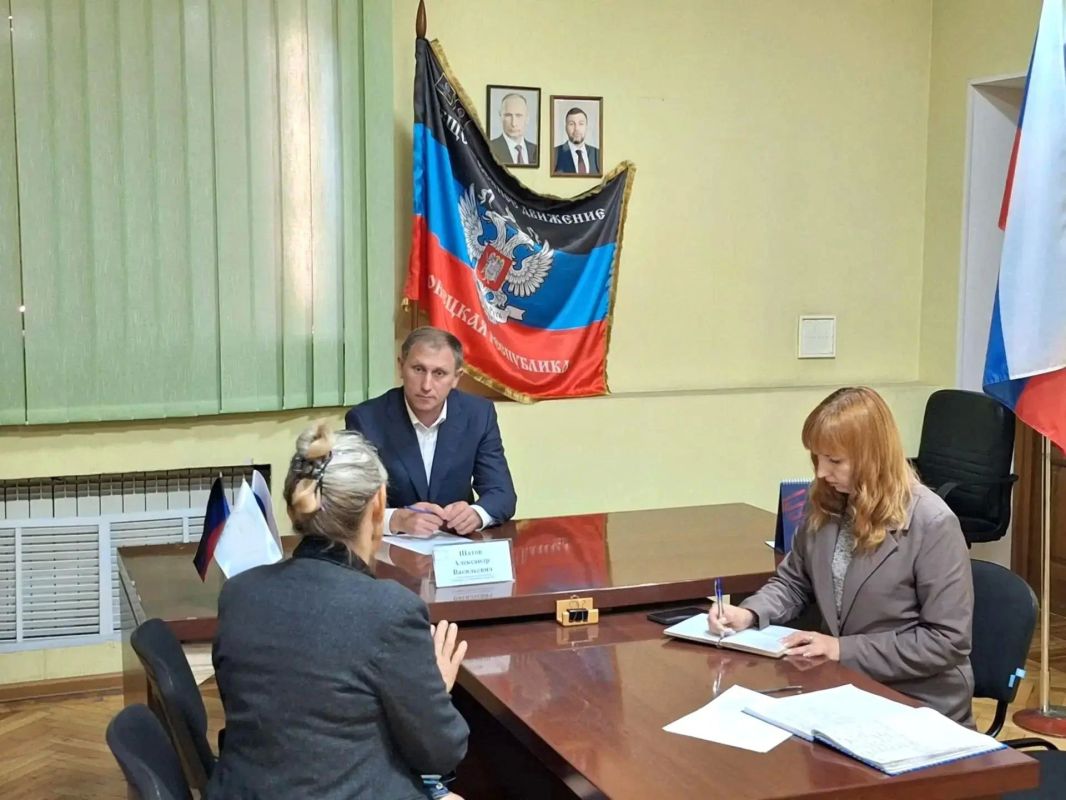 Глава Шахтерского округа провел прием граждан