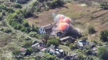 Даниил Безсонов: #Эксклюзив. Удар Су-34 ВКС России по пунктам временной дислокации и управления БПЛА двух (13-й, 15-й) бригад Нацгвардии Украины в ДНР и Харьковской области