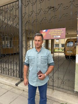 Депутаты Старобешевского муниципального совета сегодня на избирательных участках