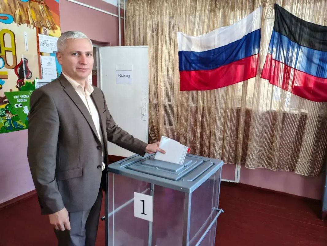 Сегодня первый день голосования, и это всегда особенная атмосфера на участке