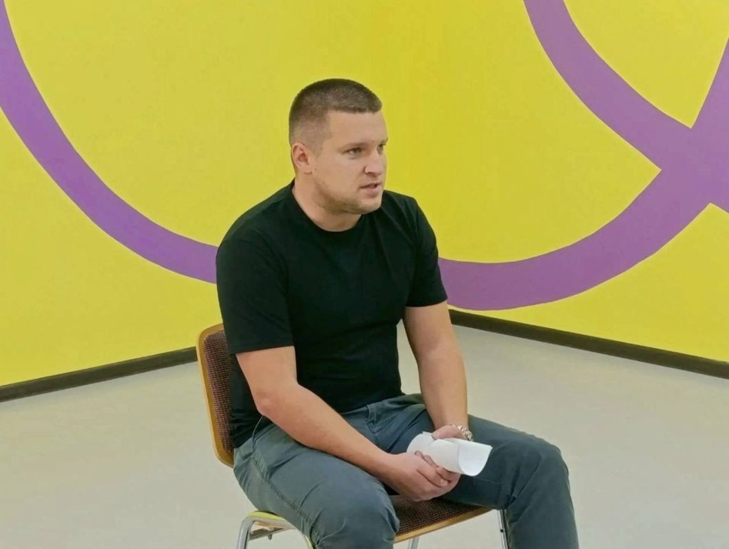 Замглавы администрации Снежного ответил на вопросы юных снежнянцев