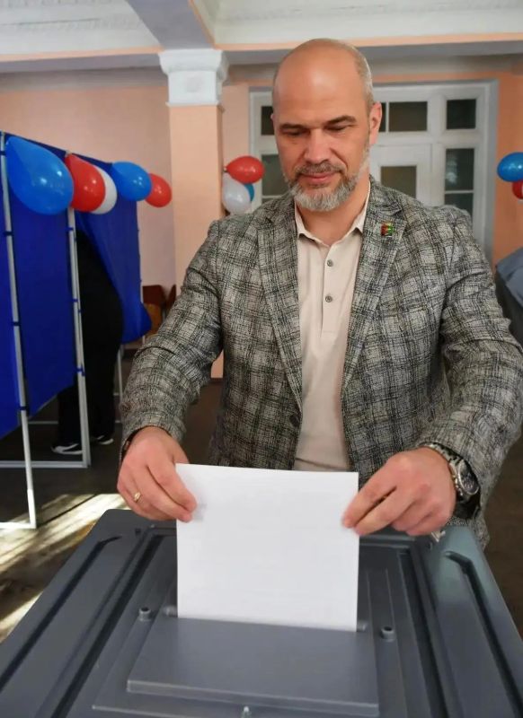В муниципалитетах ДНР начали работу избирательные участки