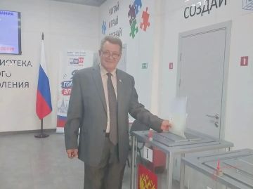 Депутаты Амвросиевского муниципального совета активно поддерживают инициативу голосования