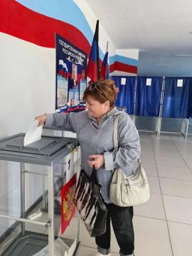 В Снежном проходит второй день голосования