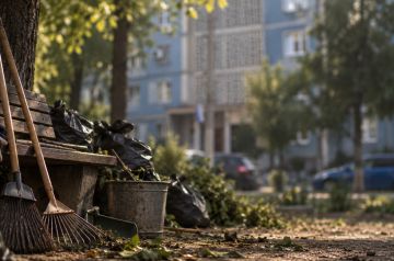 «Тут была просто жесть»: дончане устали от бездействия УК и сами благоустроили двор