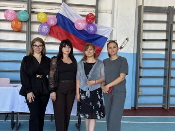 Начальник Кумачовского территориального отдела Ирина Бондаренко вместе с коллективом приняла участие в голосовании